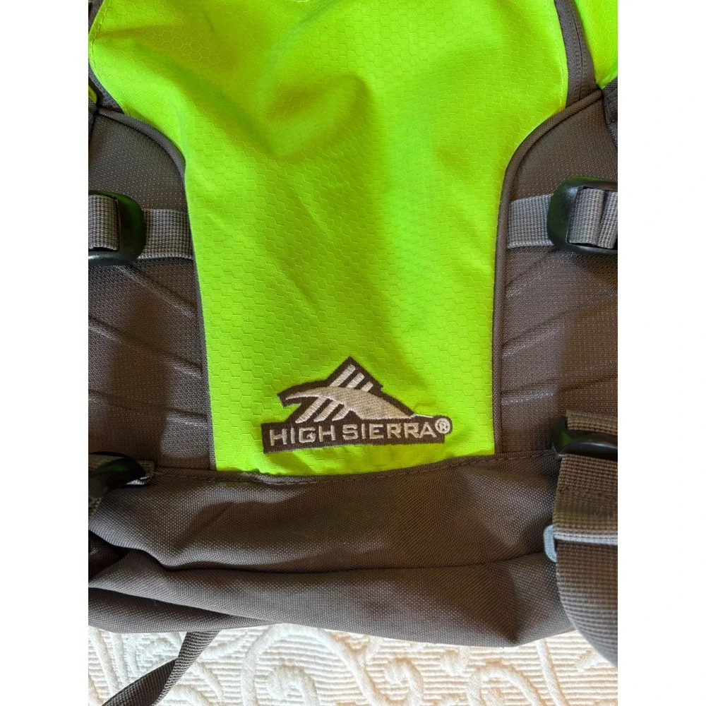 High Sierra‎ Loop Backpack, Green & Gray for Work, School, Travel.